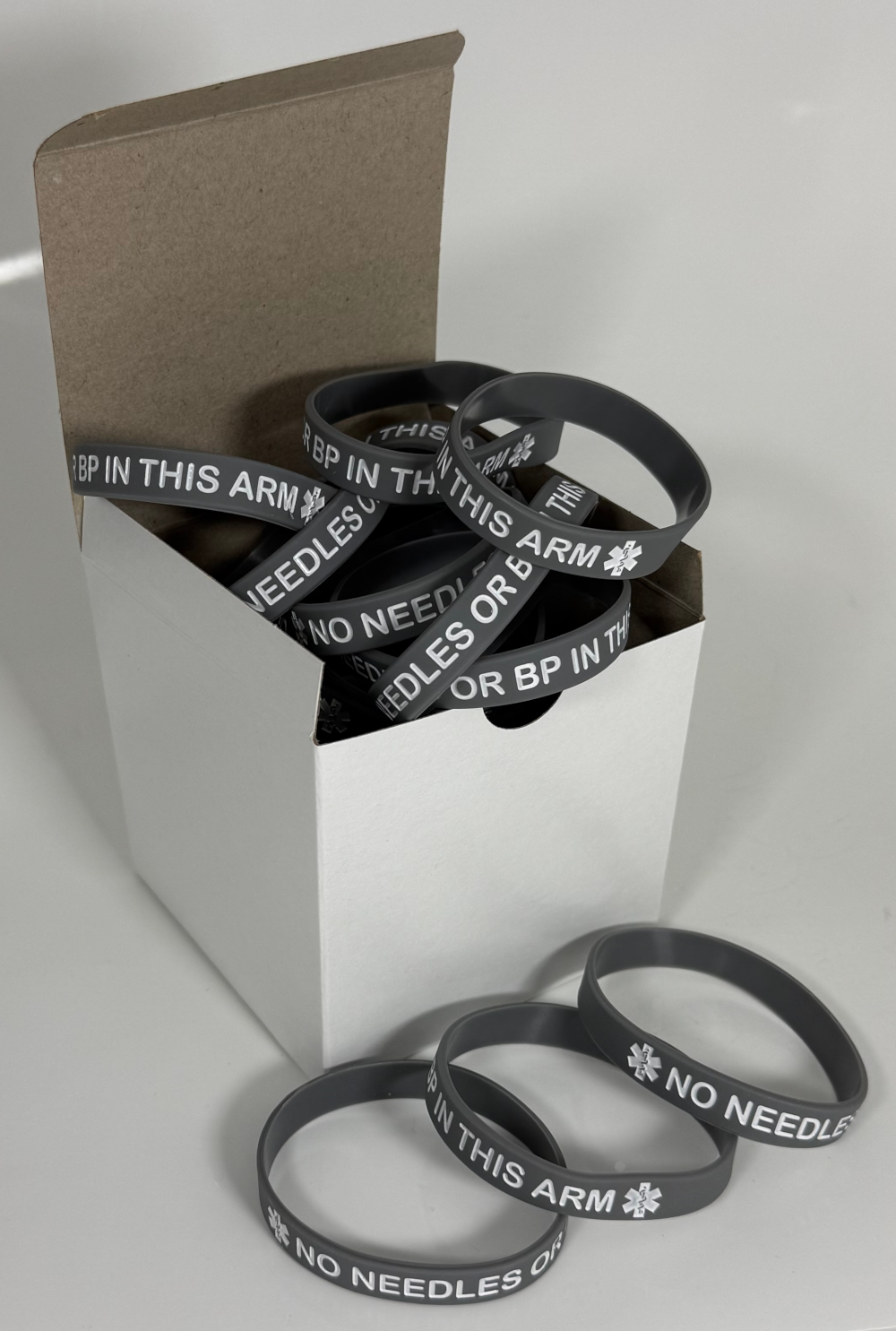"No Needles or BP In This Arm" Bulk Medical Alert Wristbands - 25-Count Package for Clinics & Dialysis Centers